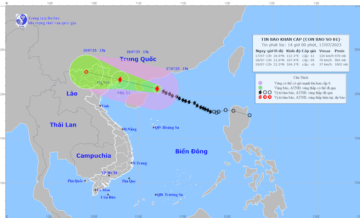 Hồi 13h ngày 17/7,&nbsp;tâm bão TALIM cách Móng Cái (Quảng Ninh) khoảng 480km về phía Đông Đông Nam. Sức gió mạnh nhất vùng gần tâm bão mạnh cấp 12 (118 - 133km/giờ), giật cấp 15.