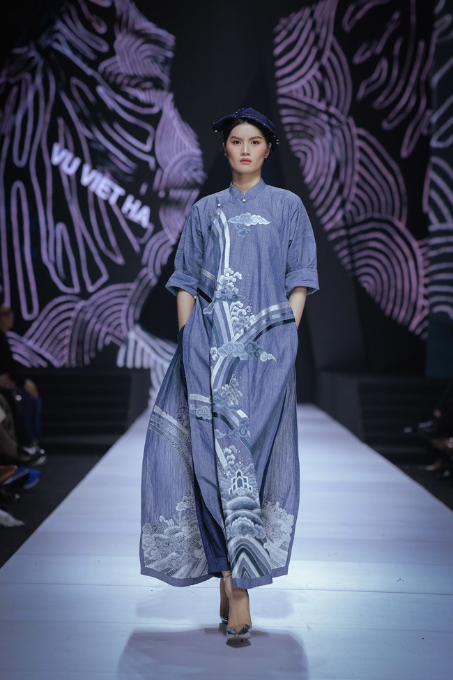 &nbsp;Anh chinh phục giới mộ điệu bằng bộ sưu tập độc đáo "Nước đầu nguồn" theo xu hướng thời trang bền vững - triết lý anh kiên định theo đuổi nhiều năm qua.