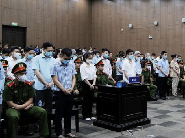 Tin tức trong ngày - Chị gái bị đề nghị điều tra, cựu chuyên viên Bộ GTVT bất ngờ "quay xe" nhận tội