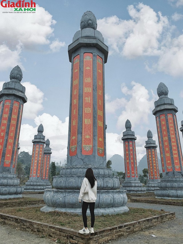 Ghé thăm vẻ đẹp cổ kính tại ngôi chùa lớn nhất thế giới ở Việt Nam - 7