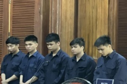 Pháp luật - Tiếng nẹt pô "xô" 5 thanh niên vào tù