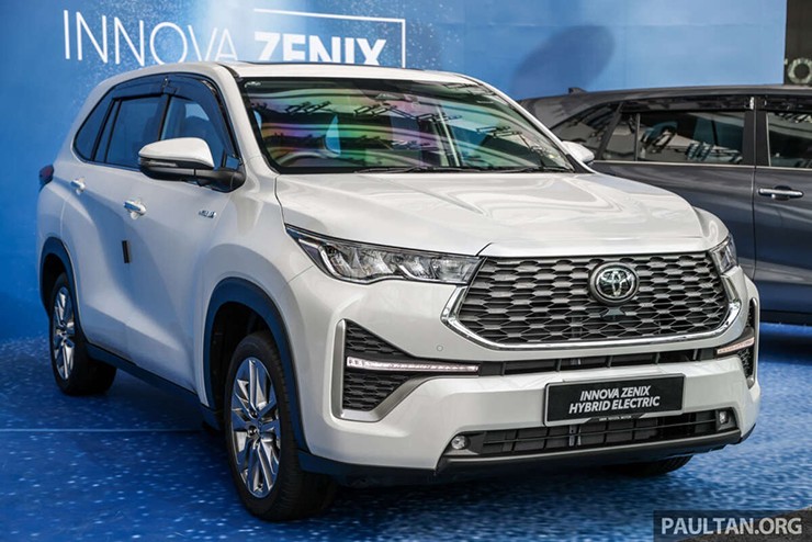 Cận cảnh Toyota Innova 2023 sắp bán tại Việt Nam với 3 phiên bản - 1