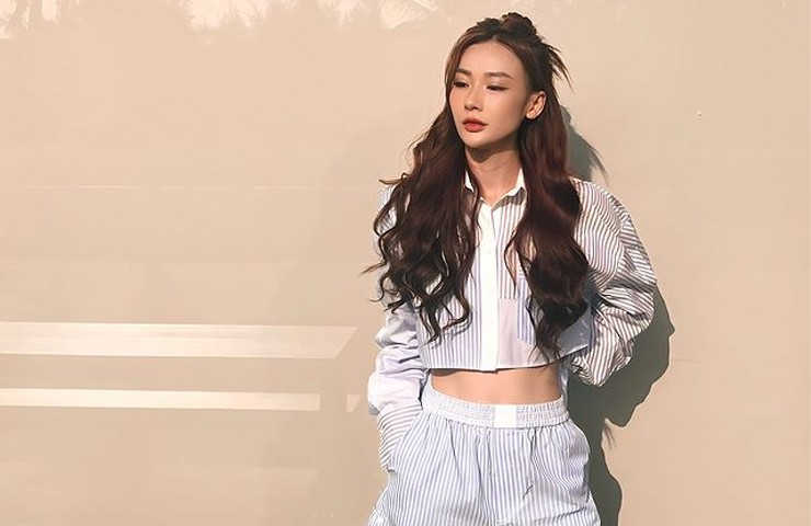 Cô tên là&nbsp;Lê Ngọc Ánh, hiện tại đang sinh sống ở TP.HCM và&nbsp;làm việc ở ngân hàng.
