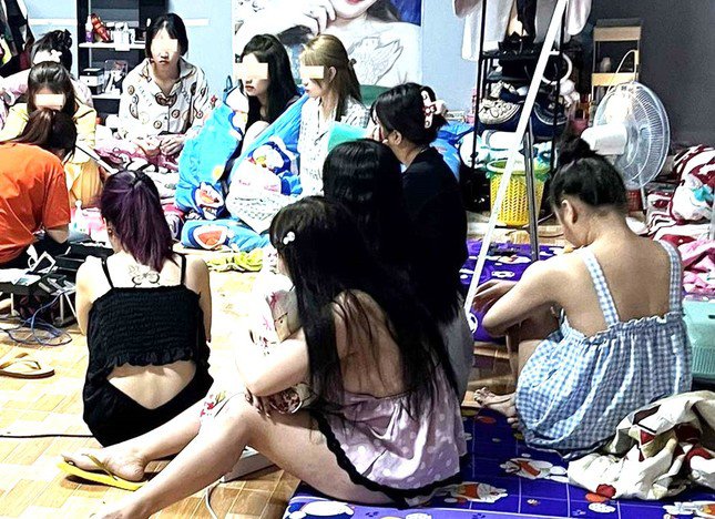 Nơi ở của các nhân viên trong quán karaoke