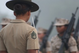 Thế giới - Nữ binh sĩ Mỹ bức xúc khi phải sinh hoạt cùng binh sĩ chuyển giới chưa triệt để