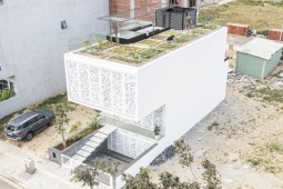 Kinh doanh - Ngắm căn nhà bán hầm với vườn rau xanh giữa phố tại Đà Nẵng