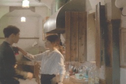 Phim - Cảnh hôn kinh điển trong "Hậu duệ mặt trời" bất ngờ bị soi có chi tiết "lạ"