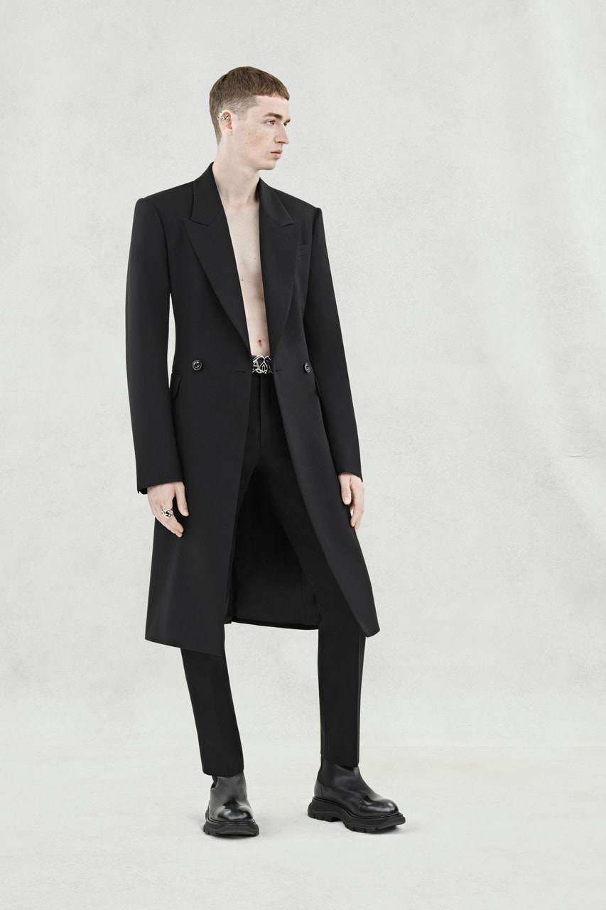 Alexander McQueen 2024 tập trung vào tỷ lệ và kiểu dáng cổ điển - 12