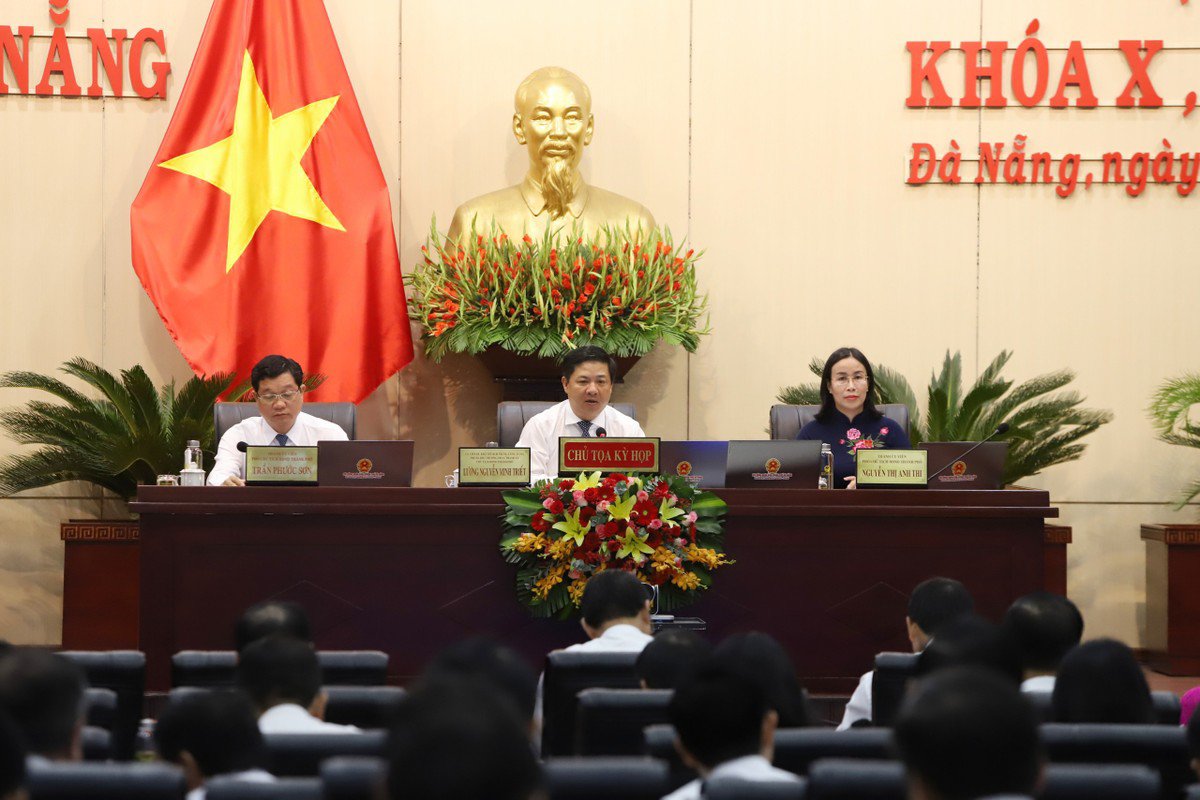 Quang cảnh kỳ họp.