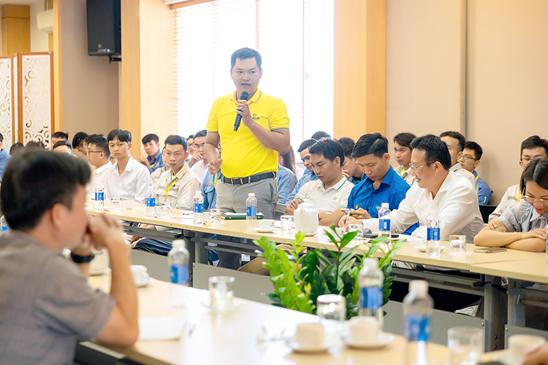 Chương trình giúp CBCNV mới được gặp gỡ và trao đổi, lắng nghe chia sẻ từ Ban lãnh đạo