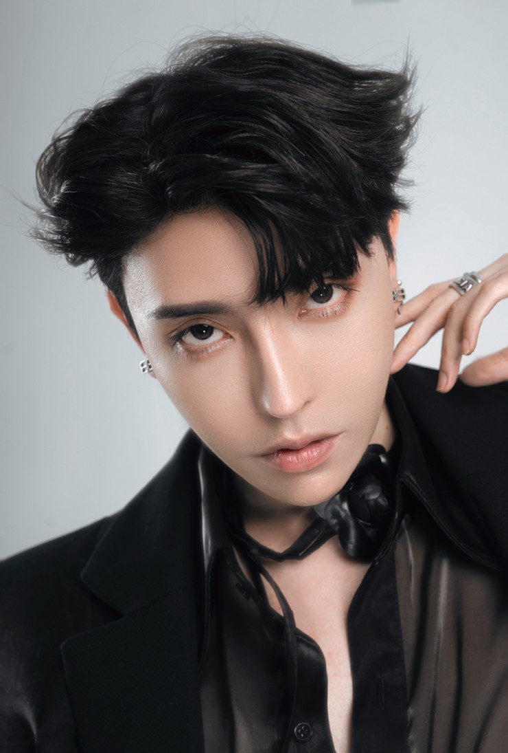 Phúc Cường từng tốt nghiệp 2 chuyên ngành thiết kế và quản lý công trình tại Trung Quốc