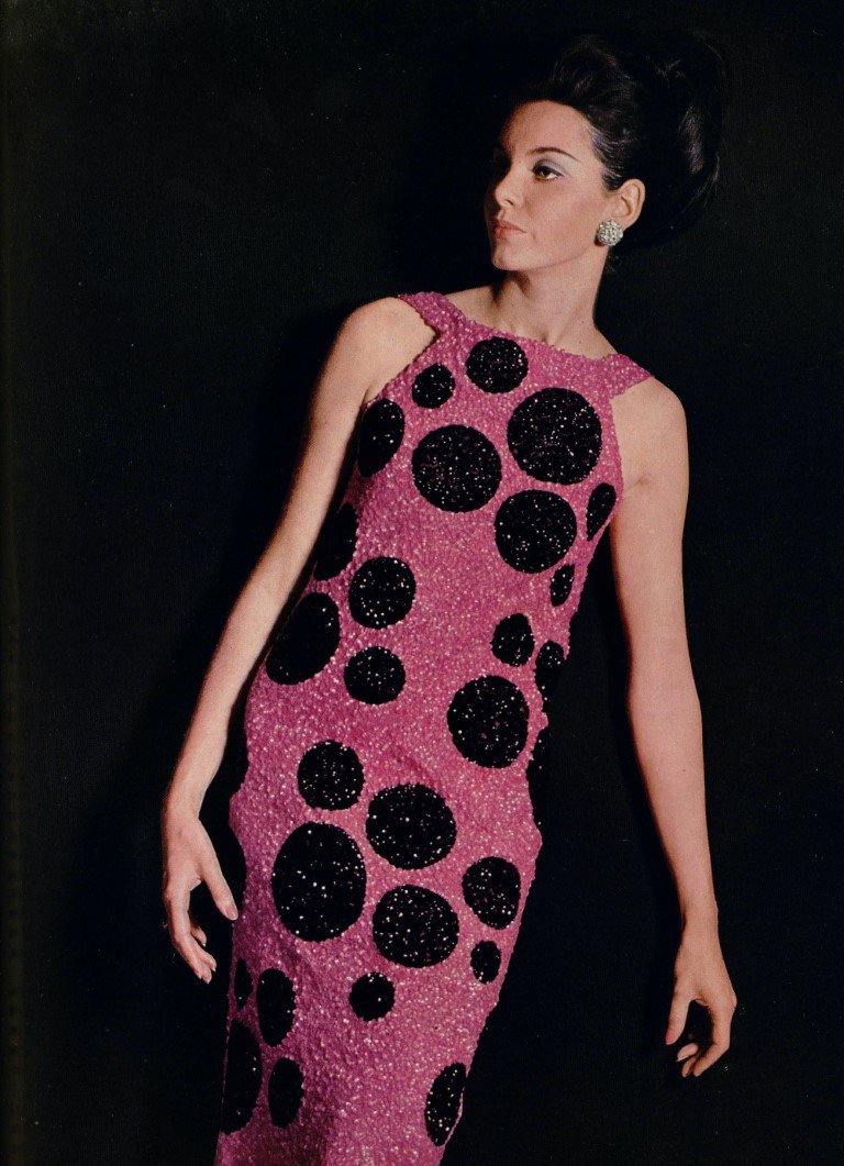 Tìm hiểu khởi thủy xu hướng Barbiecore - 6