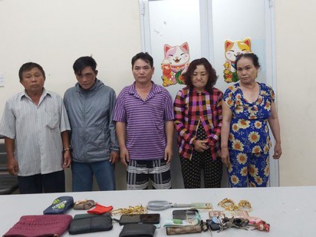 Pháp luật - Nhóm 5 người dùng kim cương nhựa lừa nhiều nơi ở TP.HCM