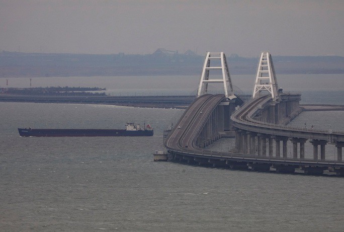 Cầu Crimea trong một bức ảnh chụp hồi tháng 3 - Ảnh: REUTERS