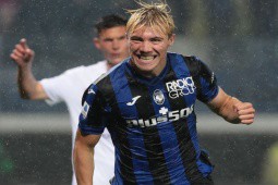 Hojlund ghi 1 bàn và 2 kiến tạo cho Atalanta: MU gửi lời đề nghị mới