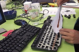 Tranh vui - Những trò "chơi khăm" đồng nghiệp hài hước