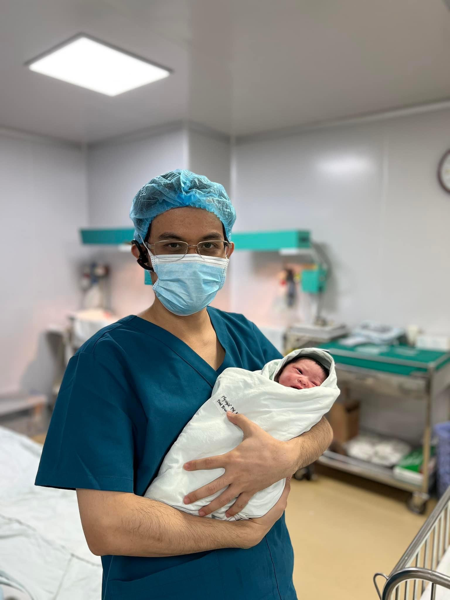 Bác sĩ Trương Quang Hải – Người mang “hy vọng” đến với các cặp vợ chồng hiếm muộn - 4