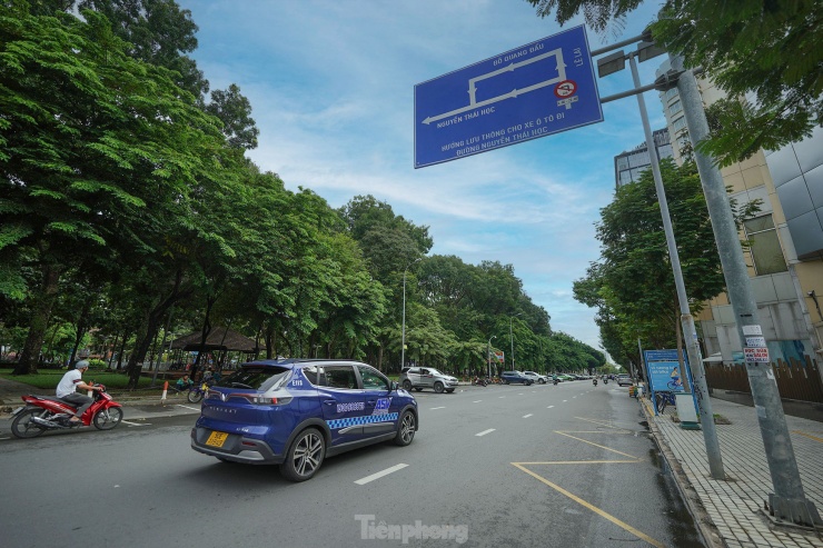 Bãi xe dự kiến này nằm ngay cạnh nhà ga Bến Thành của tuyến Metro số 1, thuận tiện cho nhiều phương tiện đỗ xe để đi Metro.