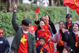 Fan Việt Nam nô nức đến sân cổ vũ Huỳnh Như & đồng đội đấu đương kim vô địch Mỹ
