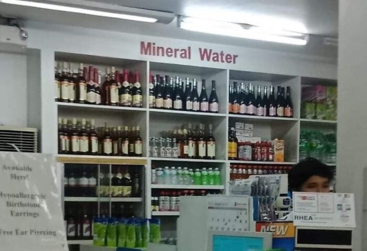 Nước khoáng kiểu này lạ lắm.
