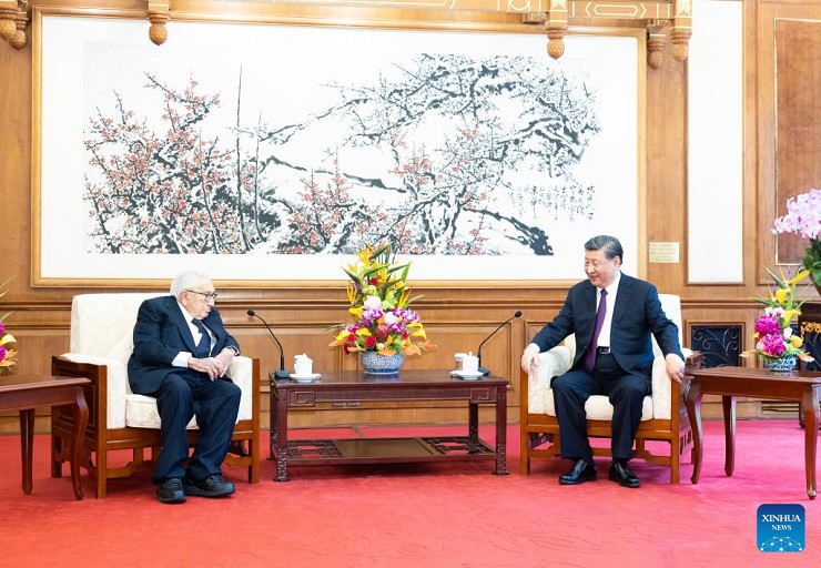 Chủ tịch Trung Quốc Tập Cận Bình gặp cựu Ngoại trưởng Mỹ Henry Kissinger vào ngày 20/7. Ảnh: Tân Hoa Xã.