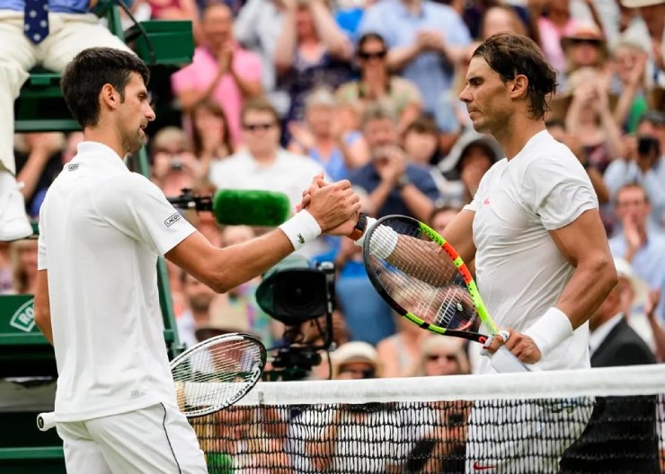 Djokovic (trái) và Nadal (phải) bị tiên đoán khó giành thêm Grand Slam