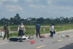 Tin tức trong ngày - Ô tô va chạm với xe máy, 3 mẹ con thương vong