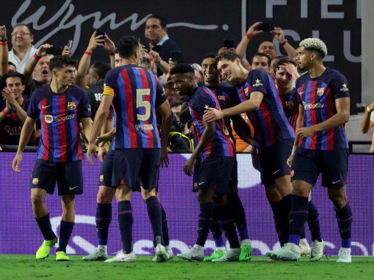 Barca mất 2 triệu euro sau khi hủy đá giao hữu với Juventus