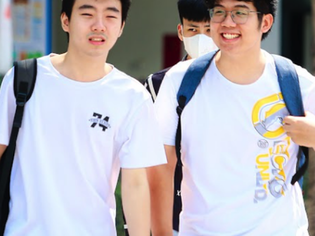 Giáo dục - du học - Tỉ lệ thí sinh đăng ký xét tuyển đại học thấp, Bộ GD-ĐT nói gì?