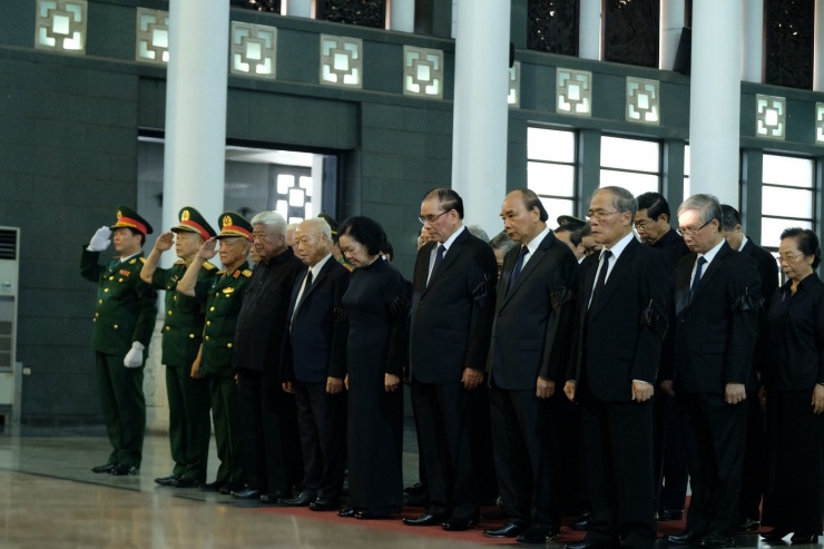 Các đồng chí lãnh đạo, nguyên lãnh đạo Đảng, Nhà nước tại Lễ viếng nguyên Phó Thủ tướng Nguyễn Khánh.
