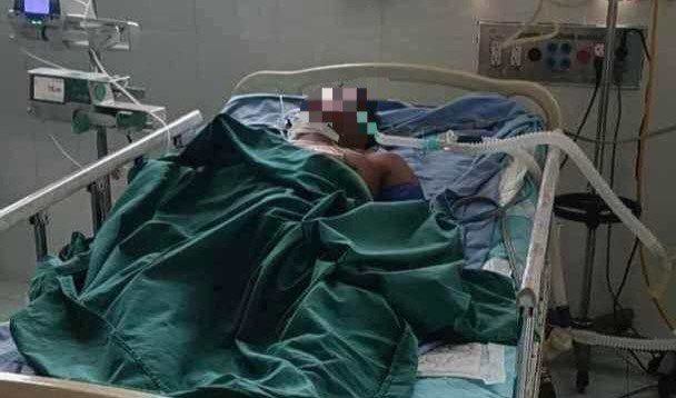 Anh P. nguy kịch sau khi bị ong vò vẽ đốt. Ảnh: CTV.