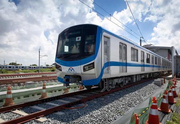 Tuyến metro số 1 (Bến Thành - Suối Tiên) sắp vận hành khai thác thương mại đầu năm 2024