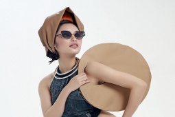 Thời trang - Hoa hậu Nông Thúy Hằng: "Một năm bình  yên và nhiều cơ hội, đắt show"