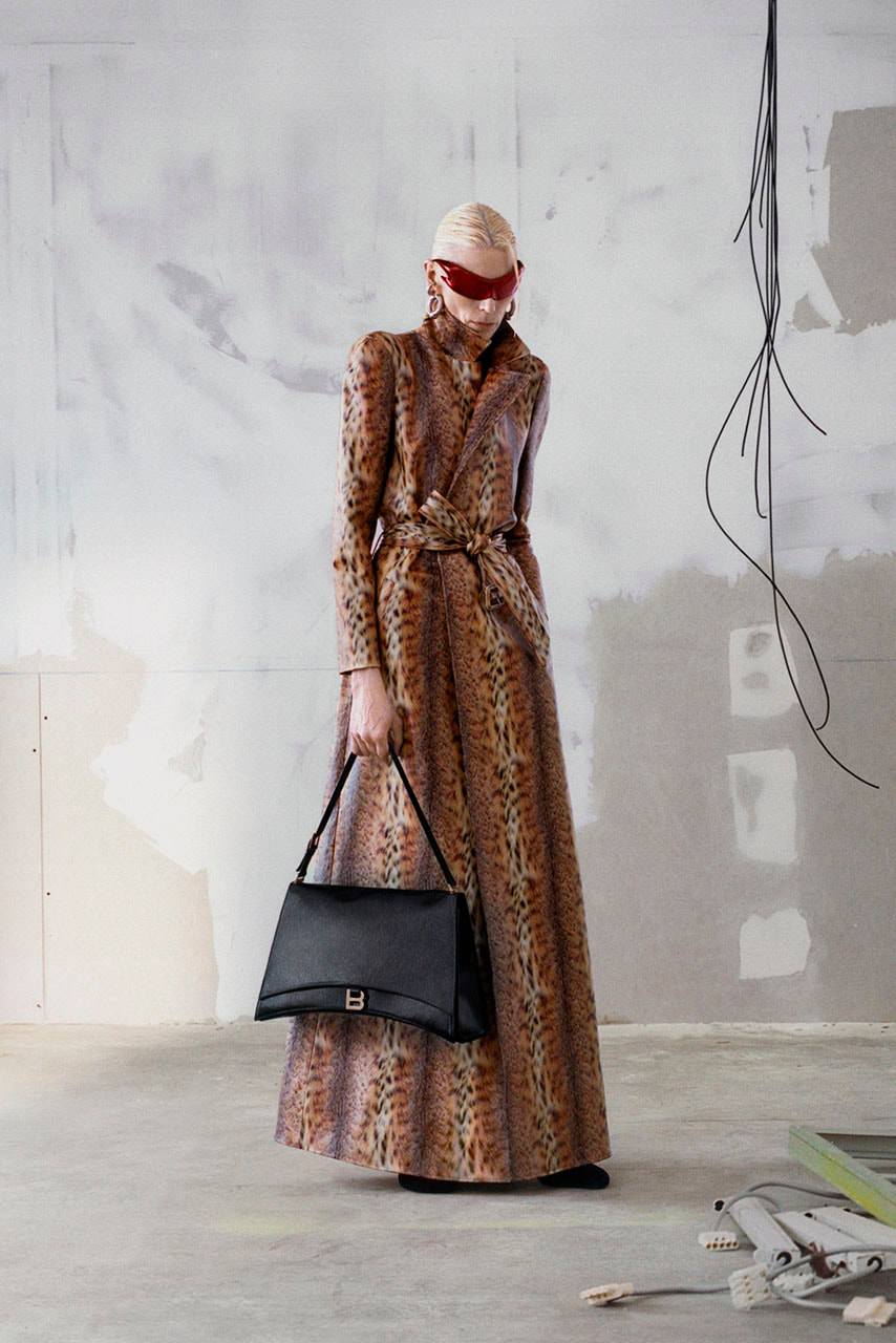 Balenciaga tiết lộ chiến dịch mùa đông 2023 độc đáo - 3