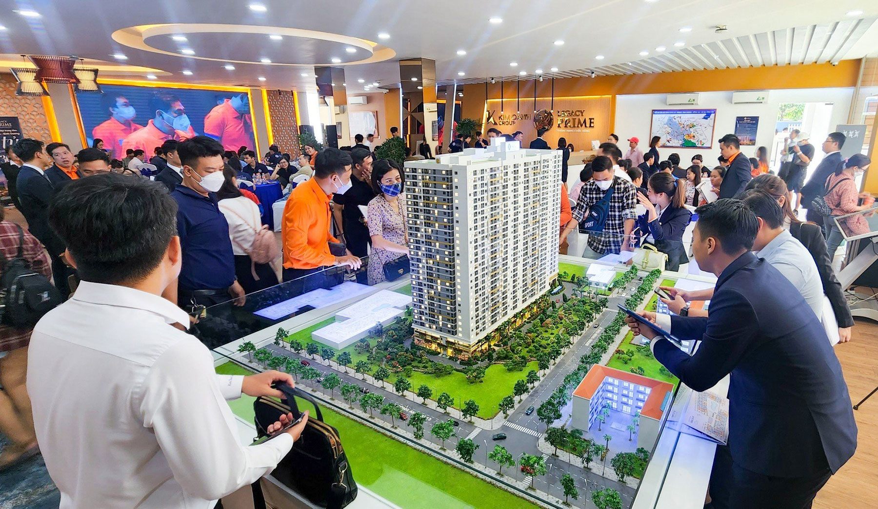 Legacy Prime thu hút đông đảo khách hàng quan tâm với mức giá độc bá chỉ từ 900 triệu/căn