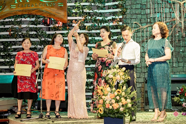 Rất nhiều học viên, cựu học viên đã không ngần ngại tỏ bày với nhạc sĩ, thầy giáo Tuấn Nguyễn những lời hay ý đẹp