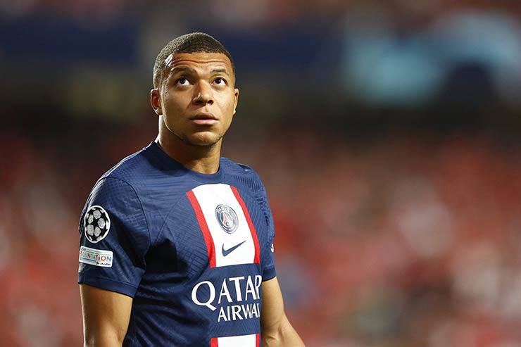 Kylian Mbappe đang là cầu thủ mới nhất PSG quyết giày vò chỉ vì không muốn trả tiền