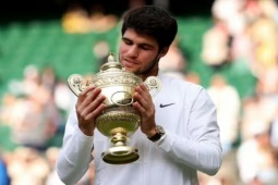 Thể thao - Nhận định phũ phàng về Alcaraz: Còn kém "BIG 3", gặp khó khi Nadal trở lại