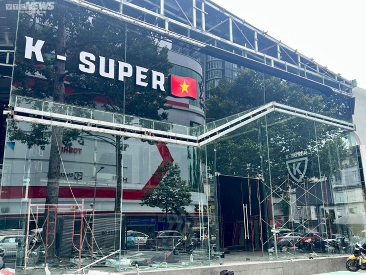 Showroom K-Super của Phan Công Khanh bị dỡ bỏ. (Ảnh: Hoàng Thọ)