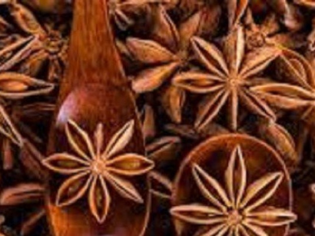 Thị trường - Tiêu dùng - Họp khẩn vụ nghi bị lừa bán hạt điều, quế... vào UAE