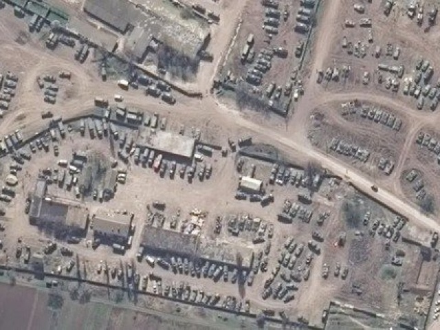 Thế giới - Bãi đậu hàng trăm xe quân sự của Nga bị Ukraine tấn công bằng tên lửa hành trình