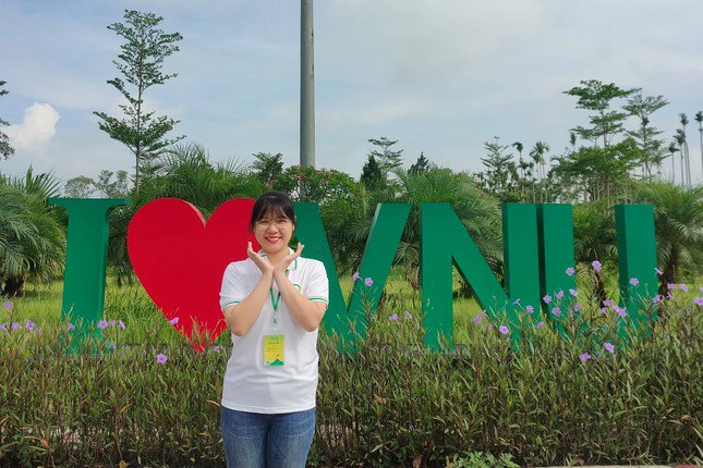 Nhật Trân trong thời gian là Trại sinh chính thức của Trại hè Thủ lĩnh VNU được tổ chức tại cơ sở Hoà Lạc của Đại học Quốc gia Hà Nội.