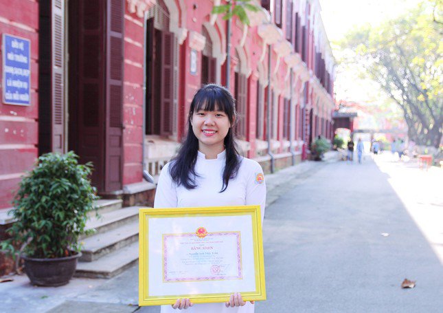 Nhật Trân khi là cô nữ sinh trường Chuyên Quốc học Huế.