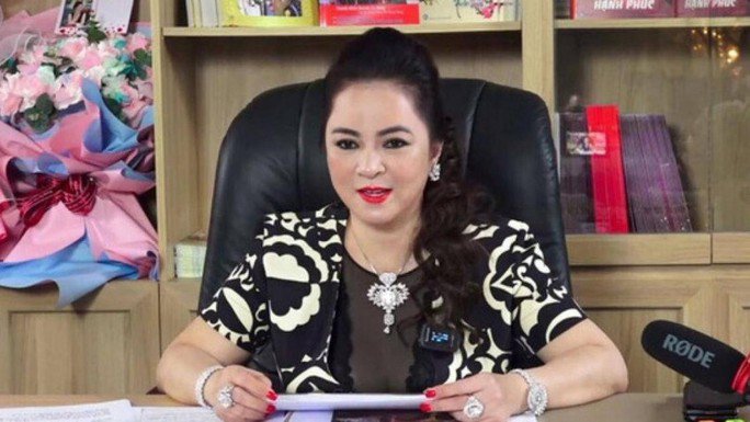 Bà Nguyễn Phương Hằng