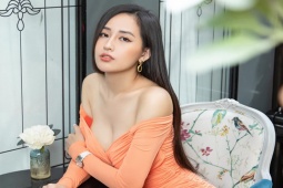 Làm đẹp - Mai Phương Thúy buồn rầu vì cân nặng chạm mốc 71kg, "cứ nhìn đồ ăn là sợ"