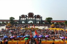 Tin tức trong ngày - Cần xử nghiêm đơn vị chây ì báo cáo quản lý tiền công đức