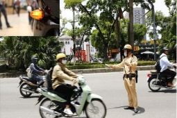 Đây là mức phạt cho lỗi xe máy chuyển làn không bật đèn xi nhan