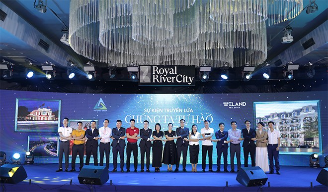 Khoảnh khắc đáng nhớ của đại diện Weland và các đại lý phân phối chính thức tại sự kiện truyền lửa