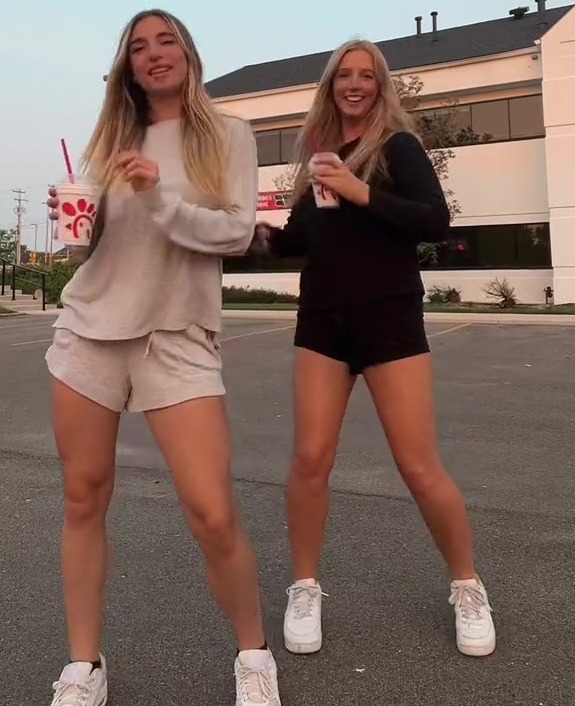 Vì vậy, bạn có thể biết ai là mẹ bằng cách xem video không?