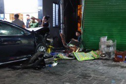 Vụ ô tô Camry lao vào 3 người uống trà đá trên vỉa hè: Một nạn nhân tử vong